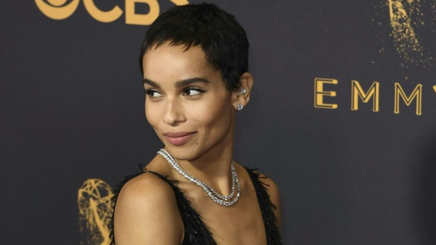 Zoe Kravitz arrives for the 69th Emmy Awards at the Microsoft Theatre on September 17, 2017 in Los Angeles, California. / AFP PHOTO / Mark RALSTON        (Photo credit should read MARK RALSTON/AFP/Getty Images)