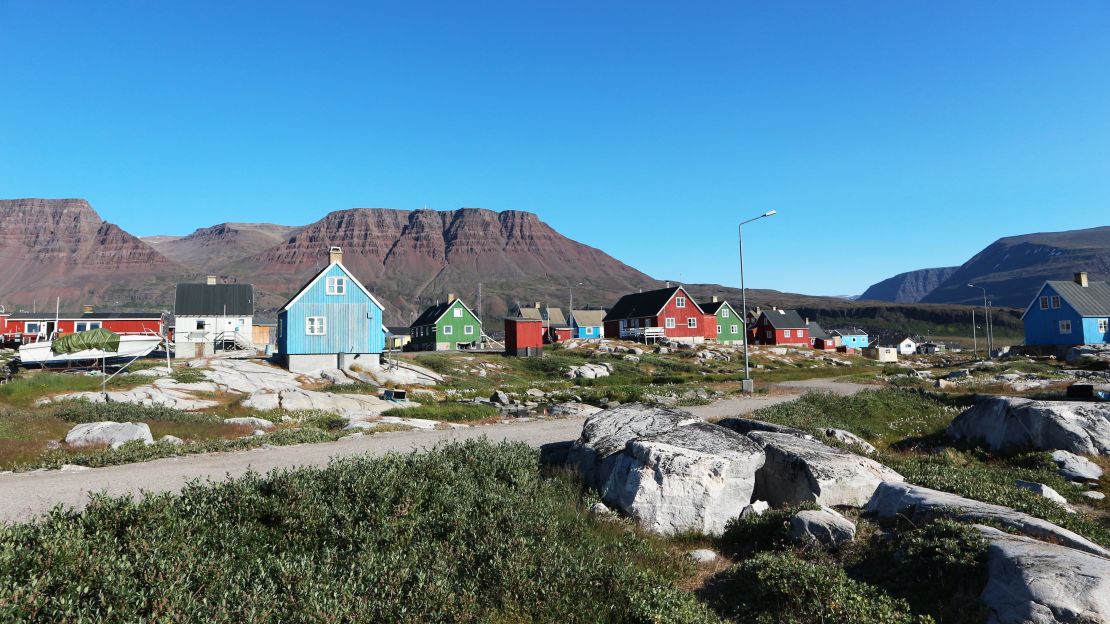 Qeqertarsuaq, the island's only settlement, is a small town of colorful houses and friendly people.