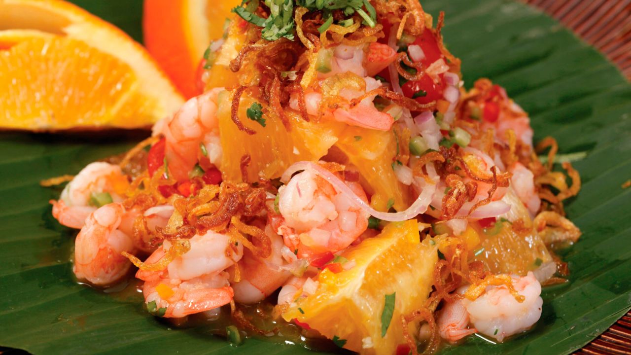 Lost Heaven uses indigenous recipes and cooking techniques from the Yunnan region.