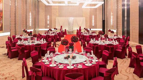Grand Mercure Beijing Dongcheng has two onsite restaurants, a nightclub and a fitness center.