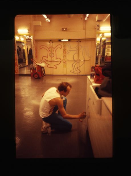 They collaborated with a multitude of artists. Here Keith Haring customizes the Milan San Babila store. <br />