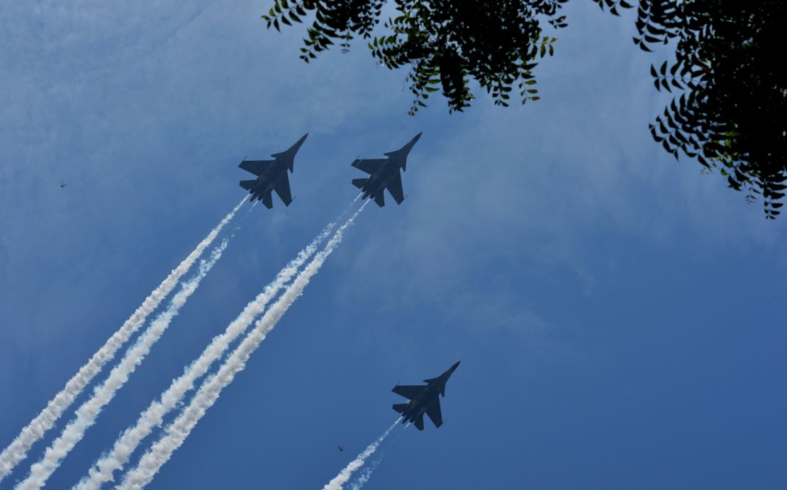 Indian Air Force fighter jets fly past during the cremation ceremony of the Marshal of the Indian Air Force Arjan Singh, in New Delhi on September 18, 2017.