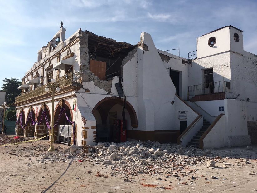 The quake damaged the Jojutla Municipal Palace.