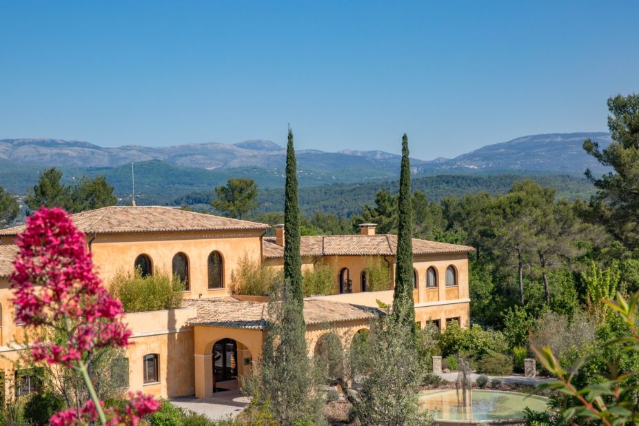 The five-star <strong>Terre Blanche</strong> combines traditional Provencal architecture with ultraluxurious amenities.