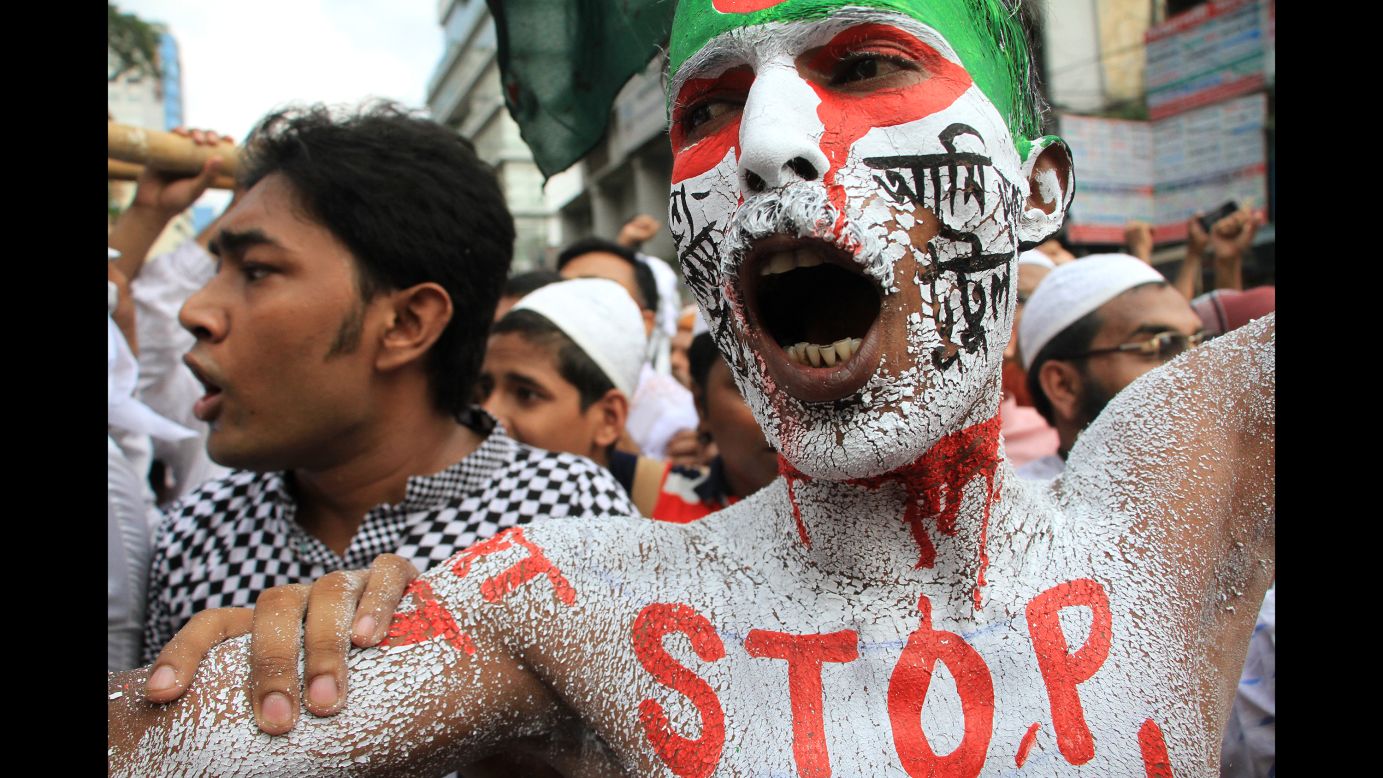 Bangladeshi Muslims show support for Rohingya refugees during demonstrations in Dhaka, Bangladesh, on Friday, September 15. As many as 400,000 Rohingya <a href="http://www.cnn.com/2017/09/13/asia/gallery/rohingya-refugee-crisis/index.html" target="_blank">have fled to Bangladesh</a> since August 25, according to the United Nations. The Rohingya are a Muslim minority who live in Myanmar's Rakhine State but are not recognized as citizens by the government. They are considered by human rights groups to be among the world's most persecuted people.