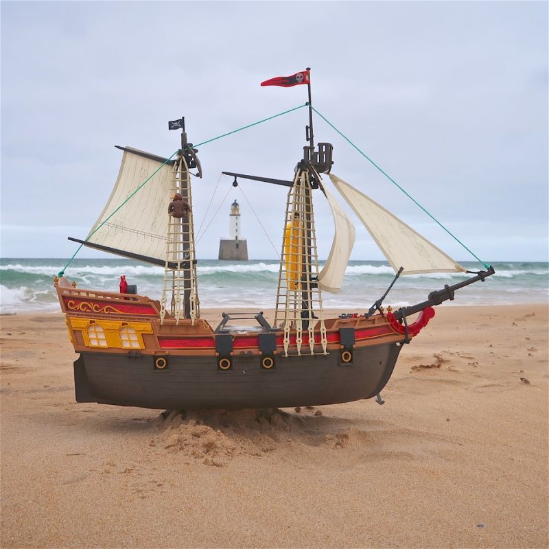 Pirate ship hot sale toy