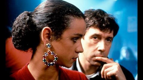 <strong>"The Crying Game"</strong>: Jaye Davidson and Stephen Rea cross paths after an officer is kidnapped by members of the Irish Republican Army. <strong>(Hulu) </strong>