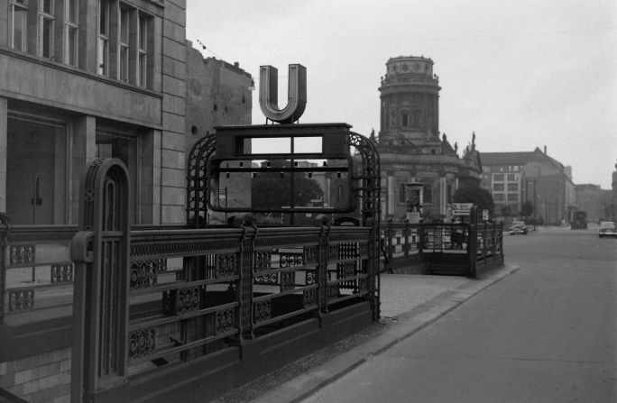 <strong>Stradtmitte U-Bahn station, Mohrenstrasse, East Berlin, July 31, 1960</strong>: Hailstone's collection is also fascinating because the photographer scrupulously recorded the exact date on which he took each photograph. "I was always meticulous in taking the date down and where it was, the name of a street," Hailstone says.