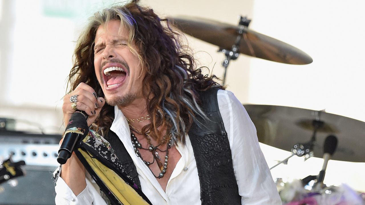 NEW YORK, NY - JUNE 24:  Steven Tyler performs on NBC's "Today" at Rockefeller Plaza on June 24, 2016 in New York City.  (Photo by Mike Coppola/Getty Images)
