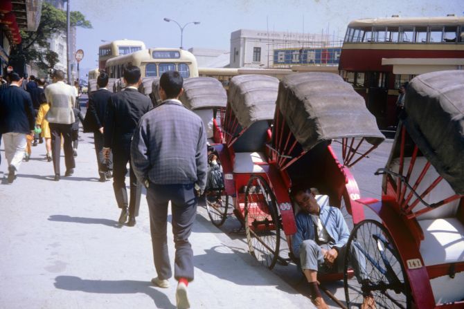 <strong>Grandpas photos -- Kowloon bus station, Hong Kong -- 1960s:</strong> In 2014, Tomkins started a website<a href="index.php?page=&url=http%3A%2F%2Fwww.grandpas-photos.com%2F" target="_blank" target="_blank"> Grandpa's Photos</a>, harnessing the worldwide online community to pinpoint the locations in each image.