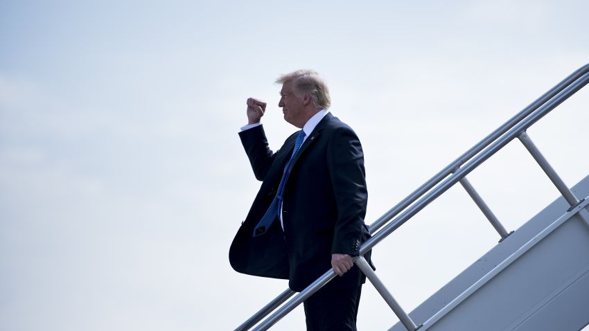 US President Donald Trump arrives at Indianapolis International Airport September 27, 2017 in Indianapolis, Indiana. / AFP PHOTO / Brendan Smialowski        (Photo credit should read BRENDAN SMIALOWSKI/AFP/Getty Images)