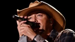 Jason Aldean performs during the 2014 CMA Festival on June 6, 2014 in Nashville, Tennessee.  (Photo by Larry Busacca/Getty Images)