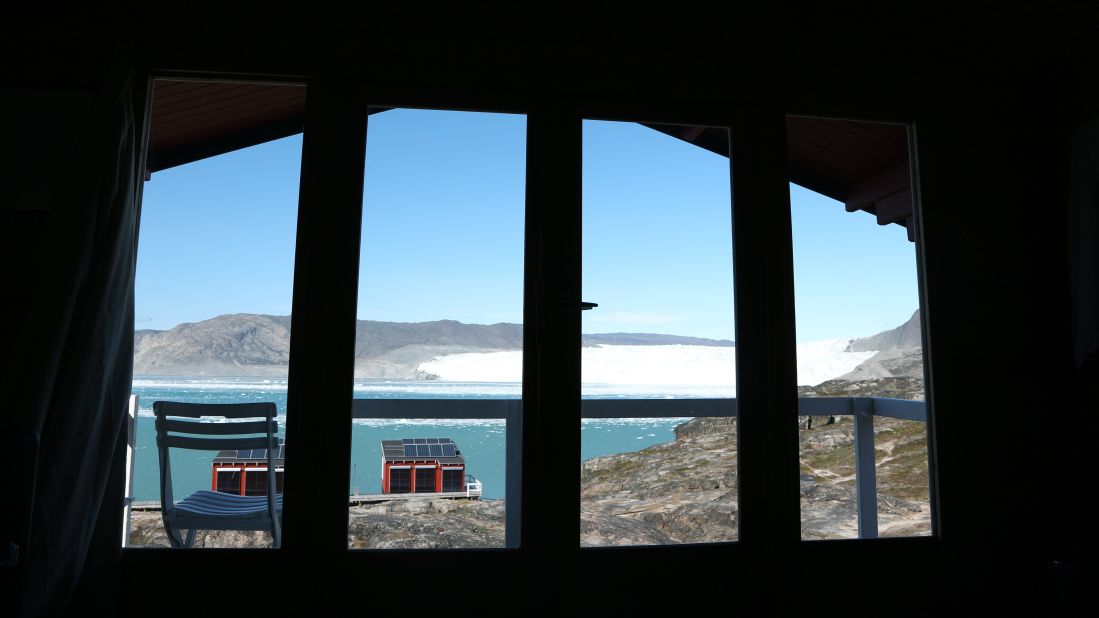 But no matter which type of cabin you are in, you will have a great view of the glacier. 