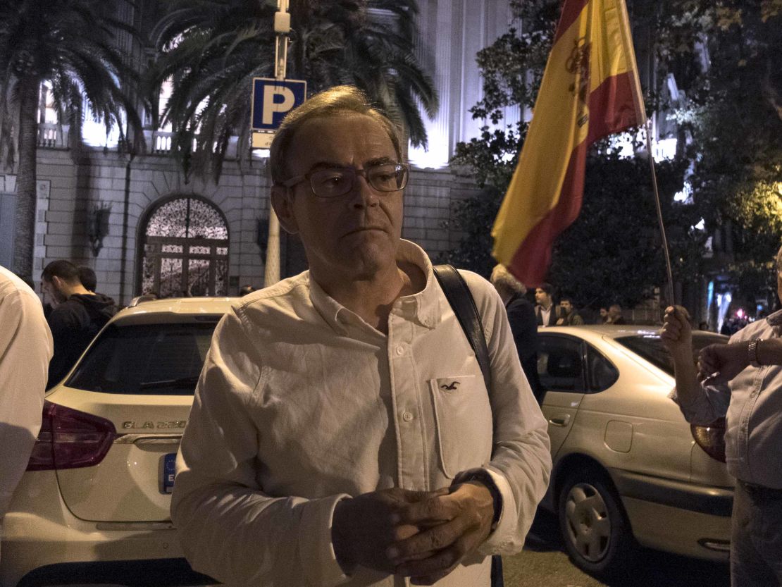 Carlos fears disastrous economic repercussions if independence is declared.