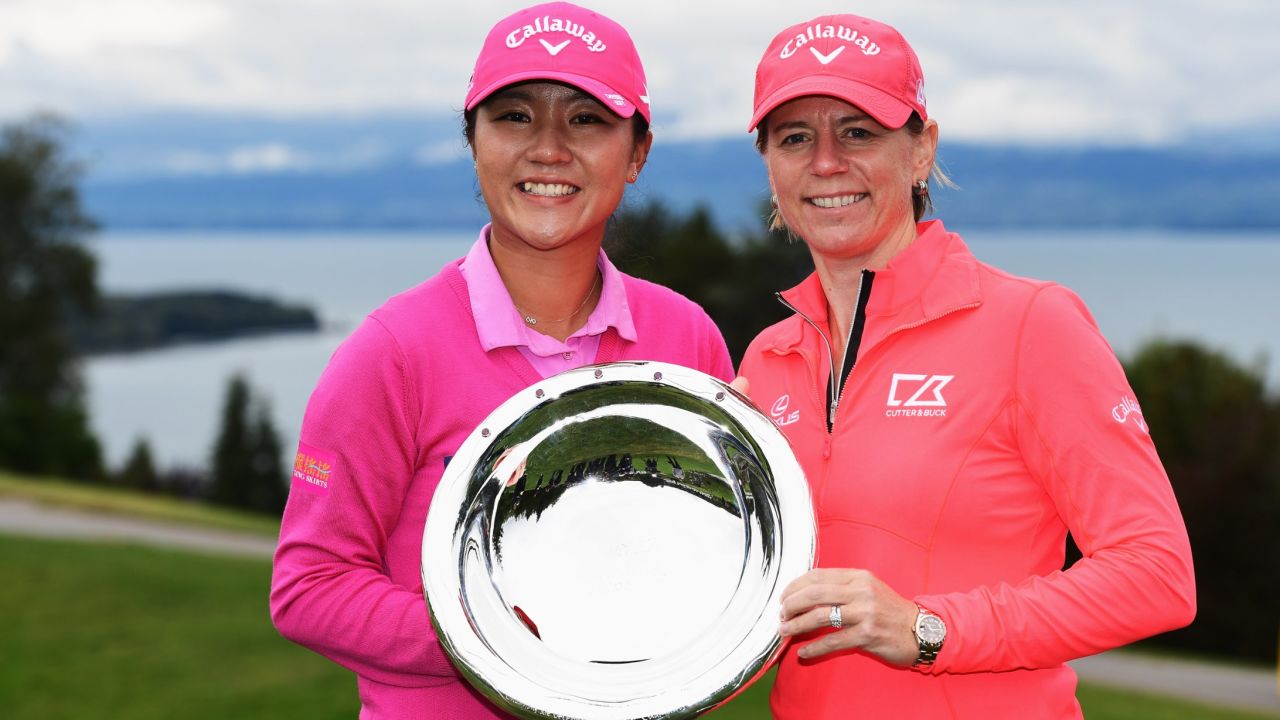 Lydia Ko receives Rolex Annika Major Award in 2016.
