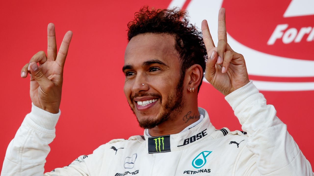 Lewis Hamilton is closing fast on a fourth F1 world title after his victory in Japan.