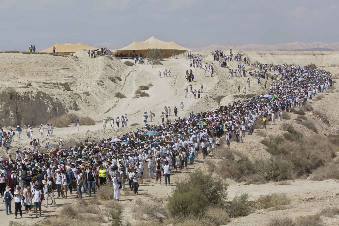 Thousands of women gathered to demand that their leaders work towards a peace agreement.