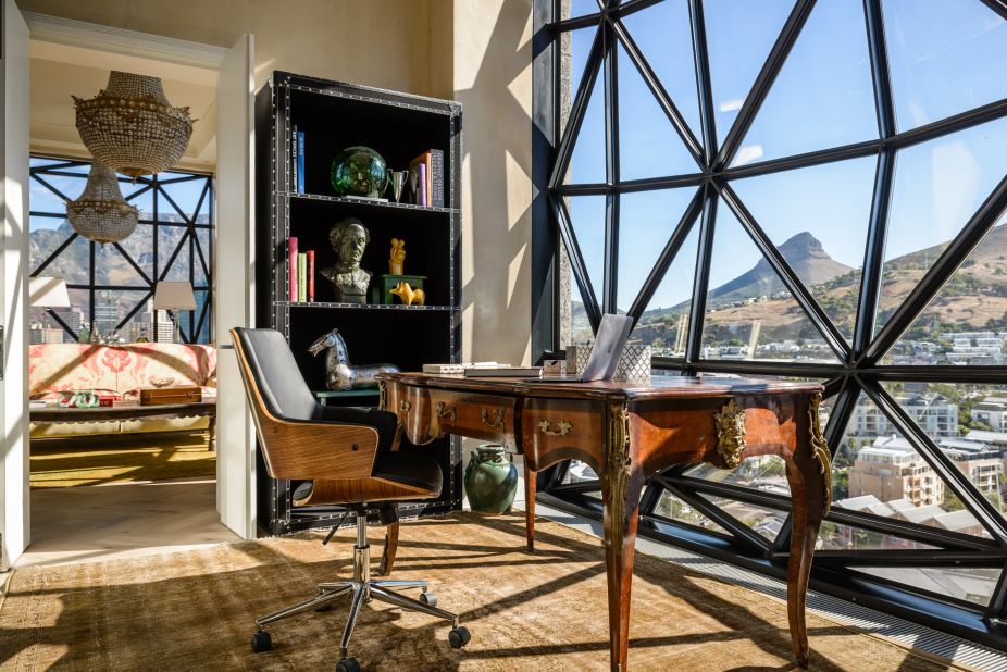 <strong>The Silo:</strong> Located on the 10th floor, The Silo's penthouse looks out on Table Mountain through faceted windows.