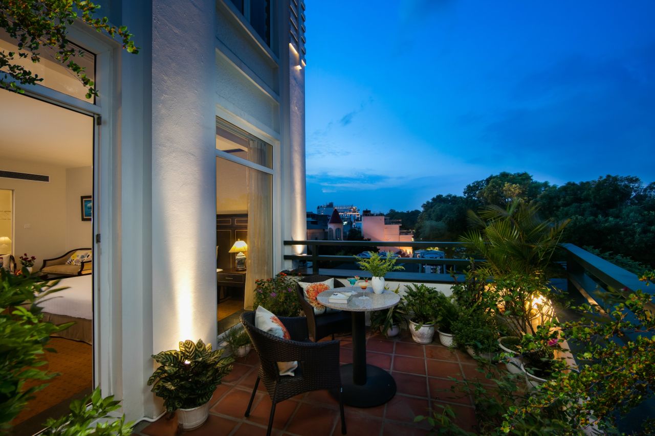 <strong>Zephyr Hotel:</strong> Just south of Hanoi's central Hoan Kiem Lake, Zephyr Hotel is set inside a colonial white and gray building with stately pillars and high ceilings.