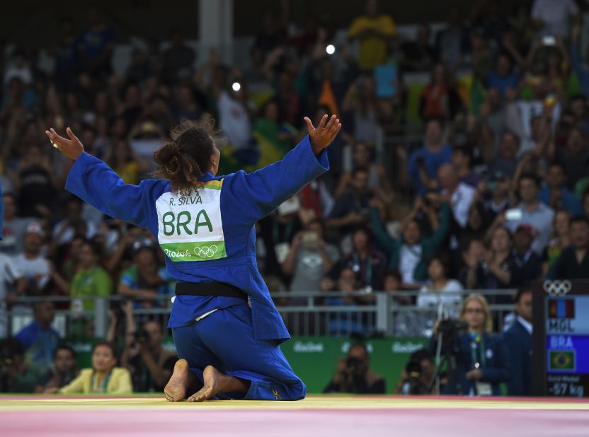 "This is effectively the same shot as the previous one, when she won Brazil's first gold medal at the Rio Olympics! Although not quite the same angle, I loved the symmetry."