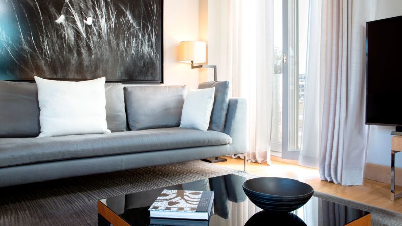 <strong>La Réserve Apartments Paris:</strong> A collection of 20 whitewashed apartments on Place du Trocadéro with views over the Eiffel Tower.