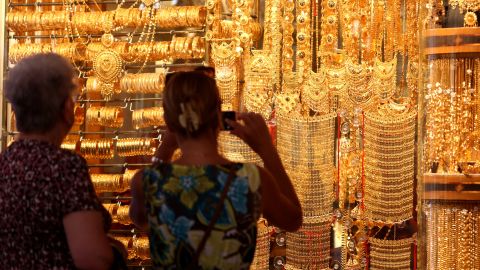 DUBAI, UNITED ARAB EMIRATES - SEPTEMBER 25:  Visitors are pictured at the Dubai Gold Souk on September 25, 2014 in Dubai, United Arab Emirates.  (Photo by Warren Little/Getty Images)
