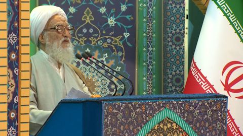 Ayatollah Mohammad Ali Movahedi Kermani addresses worshippers.