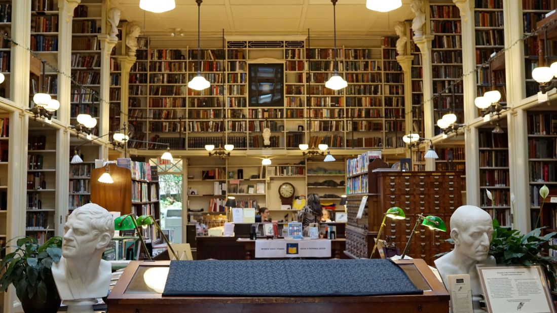 <strong>Providence Athenaeum: </strong>The historic Providence Athenaeum library is a former haunt of Lovecraft and, some eighty years before him, New England horror writer Edgar Allan Poe. 