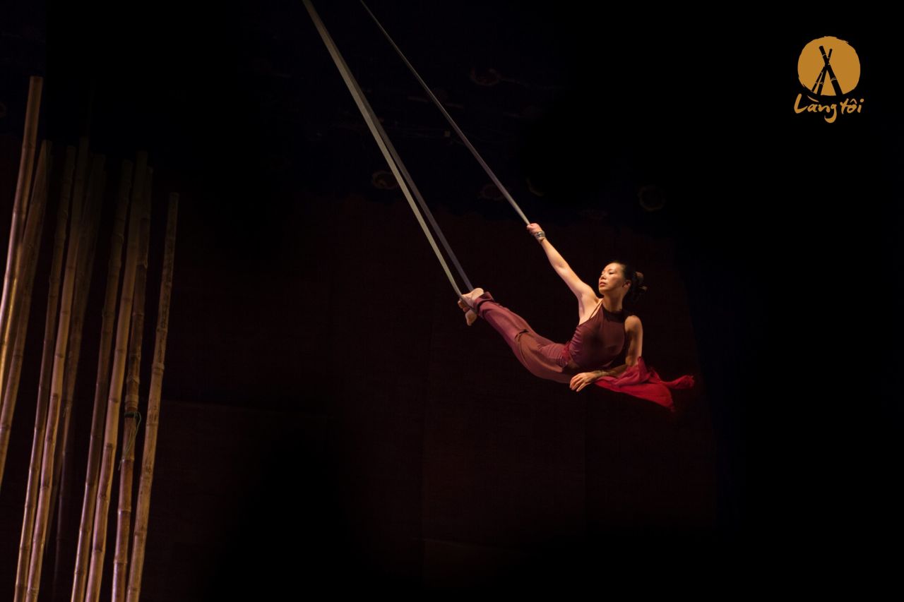 Lang Toi takes place at the Hanoi Opera House.