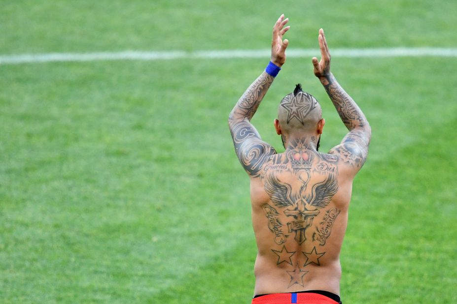 It's impossible to miss Chile and Bayern Munich midfielder Arturo Vidal on the pitch. The footballer sports a Mohawk and numerous tattoos and last year added to his collection -- an image of an insulin pump -- in tribute to his son who has Type 1 diabetes. 