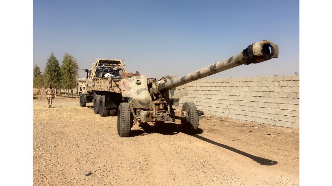 Peshmerga forces positioned north of Altun Kuprii.