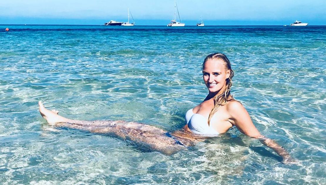 Kats' posts pictures of her working and relaxing.