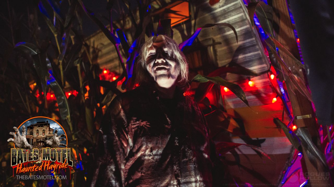 <strong>Bates Motel</strong> (Glen Mills, Pennsylvania): This zombie invites you into his Winnebago on the grounds of the <a href="http://thebatesmotel.com/" target="_blank" target="_blank">Bates Motel</a>. Surely nothing could go wrong in there!