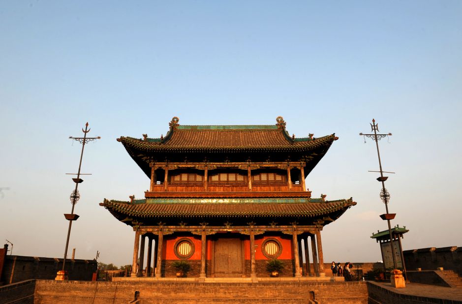 Pingyao's city wall has six gates and 72 watchtowers. 