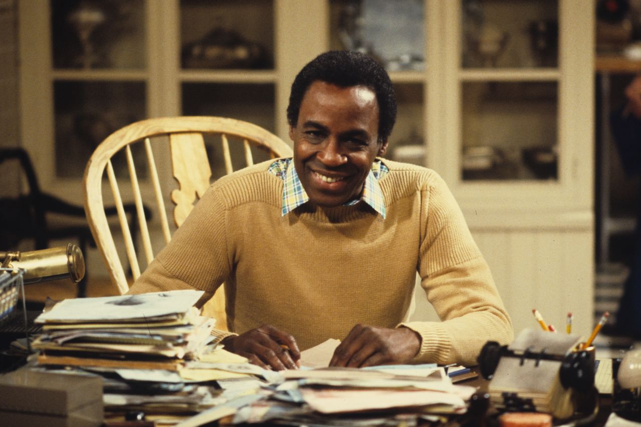<a href="http://www.cnn.com/2017/10/24/entertainment/robert-guillaume-obit/index.html" target="_blank">Robert Guillaume</a>, best known for his lead role in the TV series "Benson" and as the voice of Rafiki in "The Lion King," died October 24 after a battle with prostate cancer, according to his wife, Donna. He was 89.