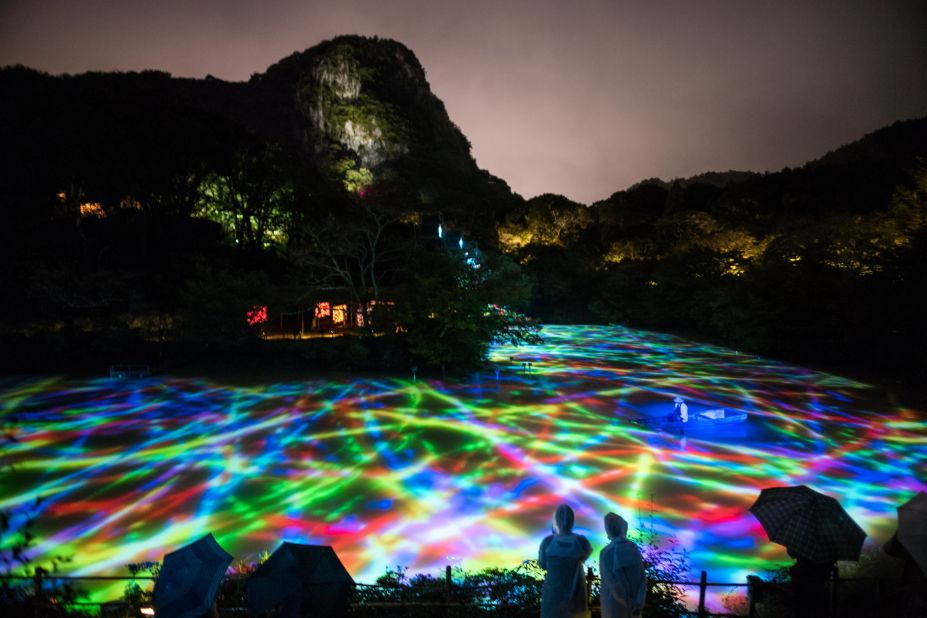 Shimmering lights and fish were projected onto the surface of Mifuneyama Rakuen Pond.