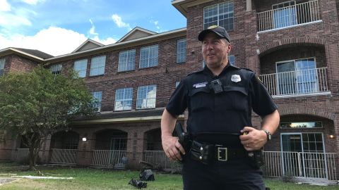 Houston Police Officer Norbert Ramón was diagnosed with cancer in March 2016, and wants to use his platform to encourage other cancer patients to stay optimistic.