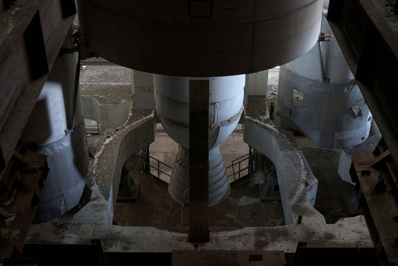 A nearby hangar also houses a mock-up of the rocket used to send the Buran into orbit: "This test model was used for launch pad tests in 1990, but was not built to fly. It is stored in a building more than 100m high that was mainly used for vibration testing," said Hendrickx.