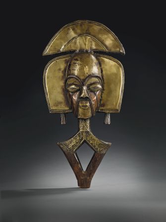 Another Kota-Ndassa reliquary figure from Gabon, worth upwards of 300,000 euros ($350,000).