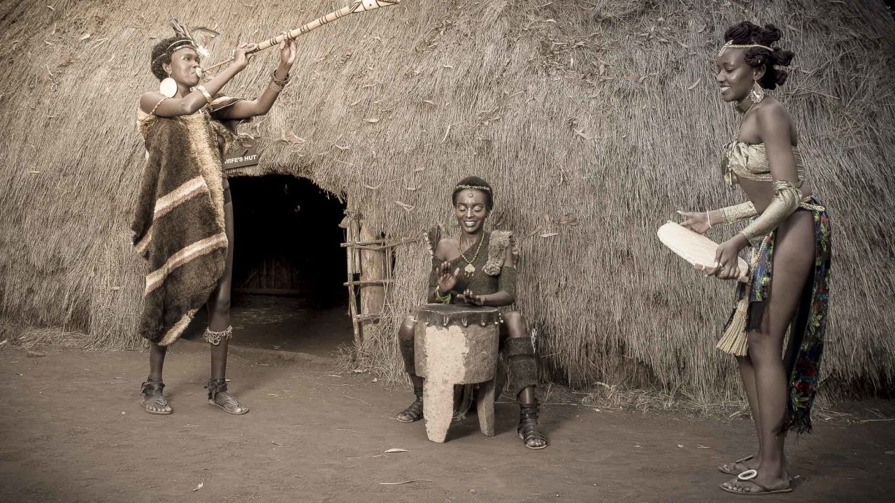 Mekatilili's courage has inspired many women across Kenya and Africa to stand up for their rights and defend themselves and their communities against undue oppression. A statue has been erected in honour of her efforts at Uhuru Gardens in Nairobi, and the garden has been renamed Mekatilili wa Menza Gardens.