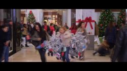'A Bad Moms Christmas' - CNN Movie Pass_00020010.jpg