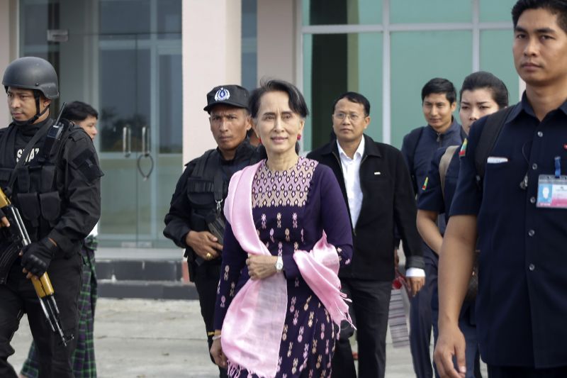 Myanmar's Suu Kyi Visits Rakhine State For First Time Since Mass Exodus ...