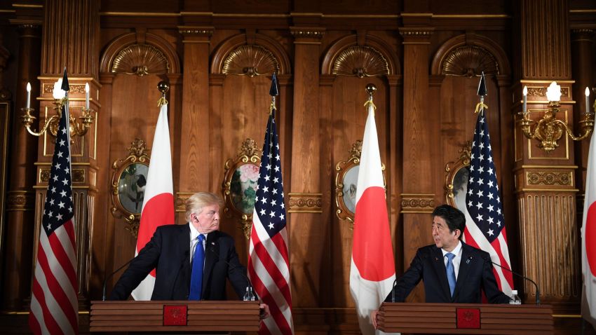 US President Donald Trump and Japanese Prime Minister Shinzo Abe (R) attend a joint press conference at Akasaka Palace in Tokyo on November 6, 2017.
Donald Trump described North Korea's nuclear missile programme as a "threat" to the world on a trip to Asia dominated by the crisis. / AFP PHOTO / JIM WATSON        (Photo credit should read JIM WATSON/AFP/Getty Images)
