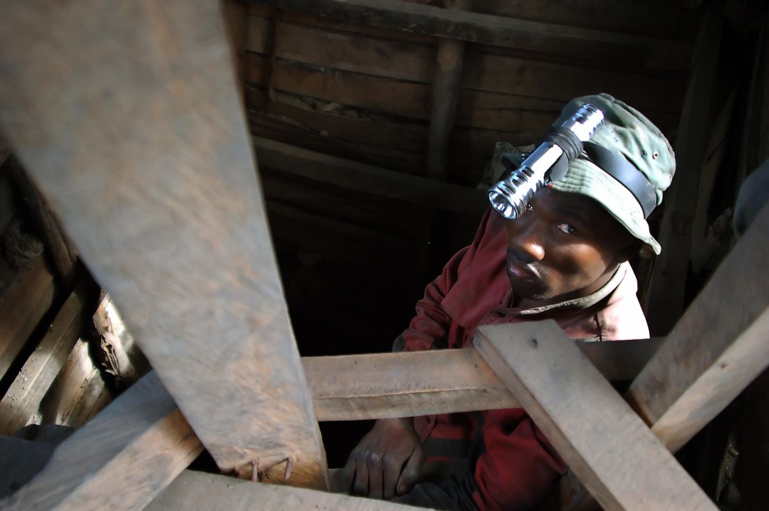 President Magufuli has threatened to nationalize Tanzanian mines.