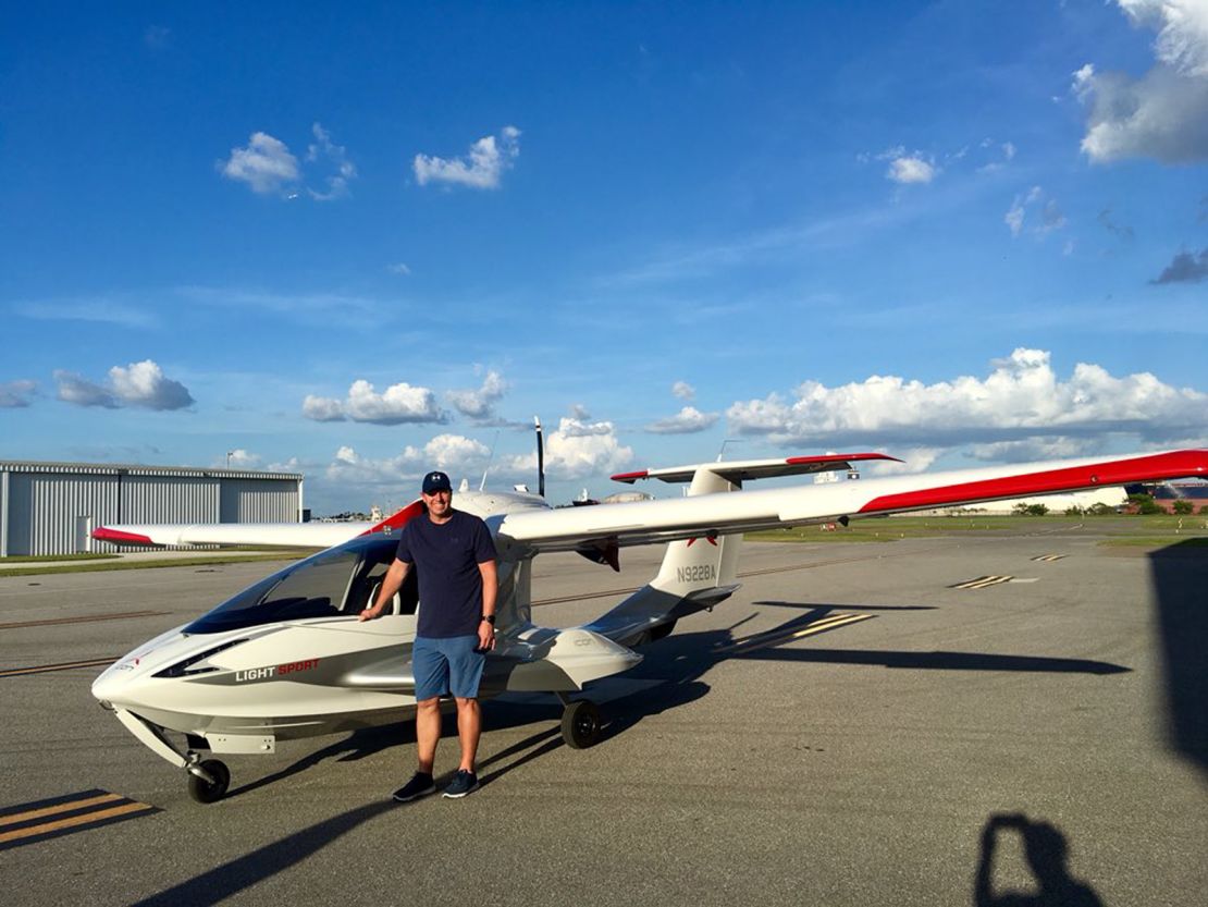 A photo of Roy Halladay and his A5 airplane that he posted to Twitter.