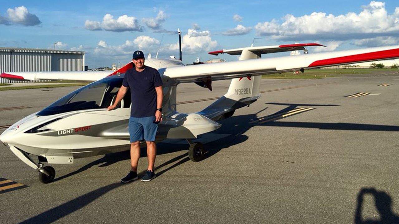 A photo of Roy Halladay and his A5 airplane that he posted to Twitter.