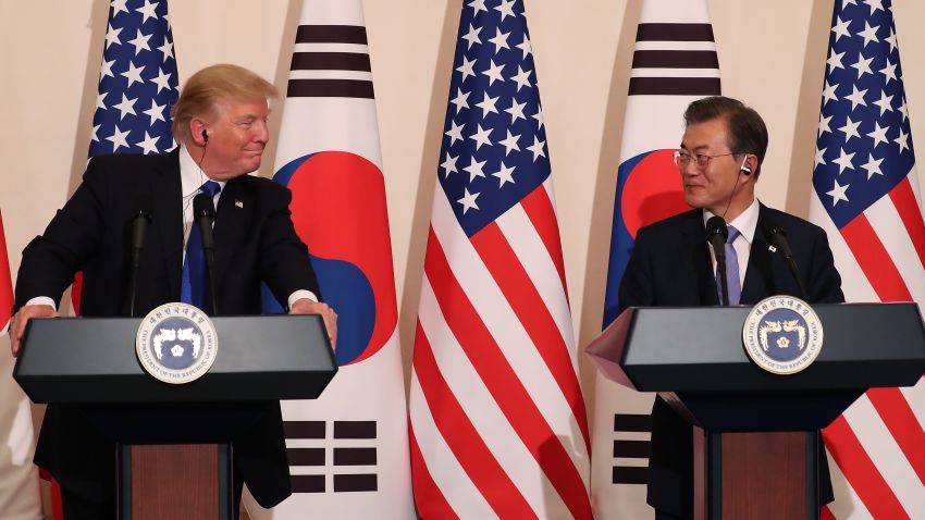 U.S. President Donald Trump (L) talks with South Korean President Moon Jae-In (R) during the joint press conference at the presidential Blue House on November 7, 2017 in Seoul, South Korea. Trump is in South Korea as a part of his Asian tour.  (Photo by Chung Sung-Jun/Getty Images)
