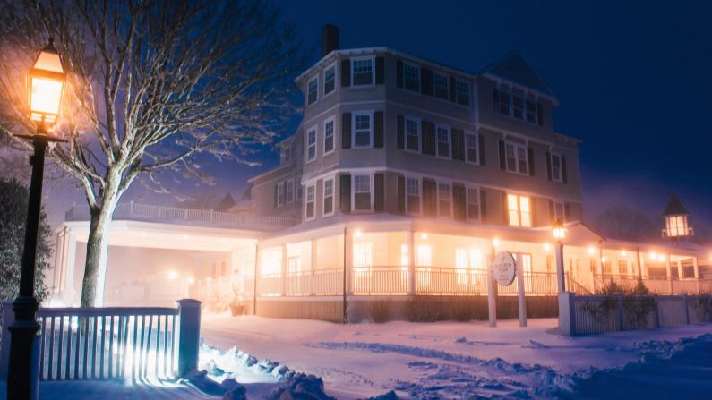 <strong>Harbor View Hotel, Edgartown, Massachusetts:  </strong>This traditional hotel enjoys ocean and lighthouse views from its perch on the harbor of Edgartown. 