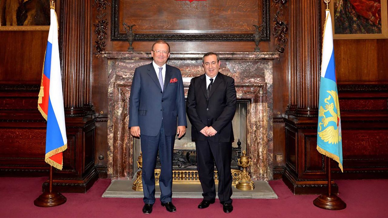 Joseph Mifsud met with the Russian ambassador to the UK Alexander Yakovenko in May 2014.