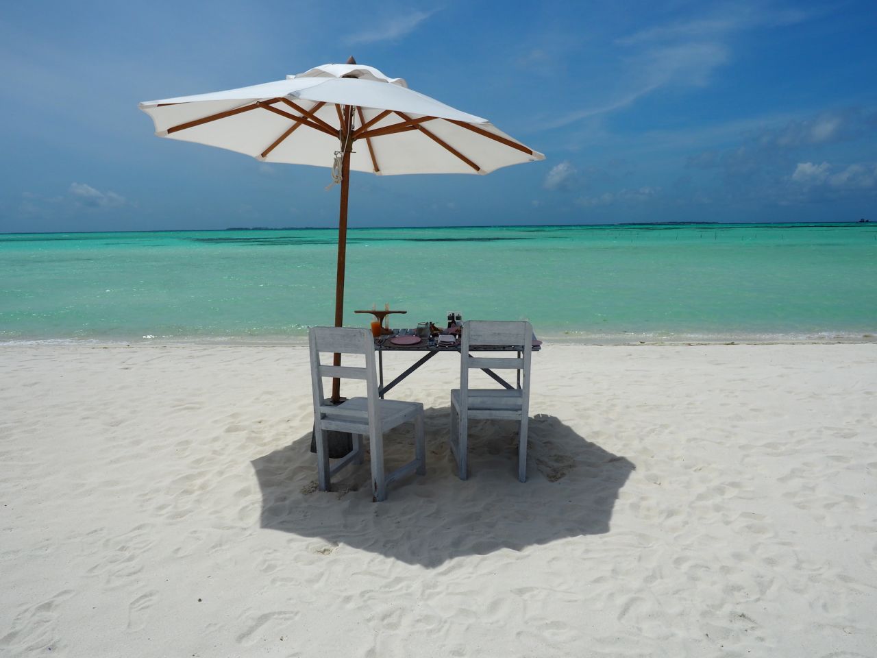 <strong>Private beach dining: </strong>The resort offers a variety of meal plans, from half-board to all-inclusive. Among the must-try culinary options is a private beach dining experience, available for any meal. 